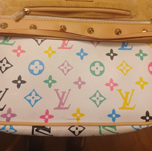 LV Sandals - Picture 5 of 6